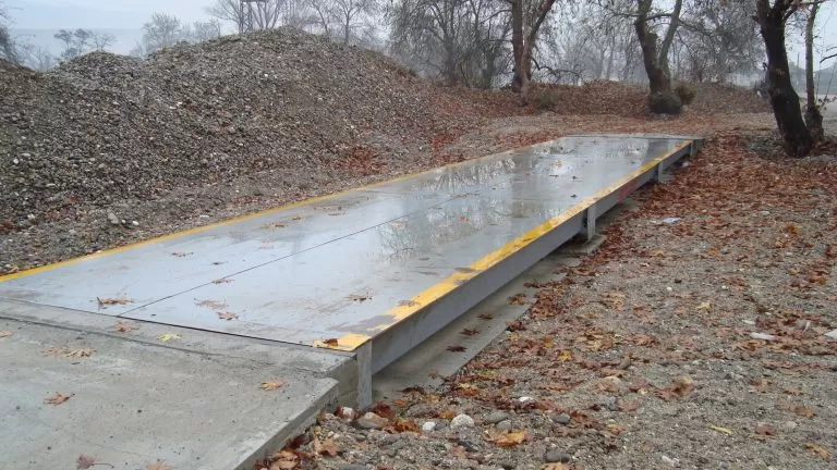 Pitless truck scale on-site installation at industrial plant