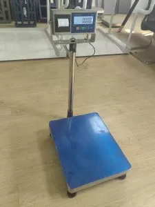 Platform scale working in warehouse logistics